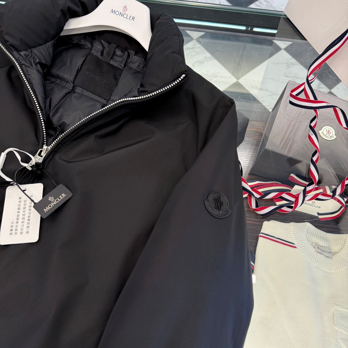 MONC LUSERNA JACKET