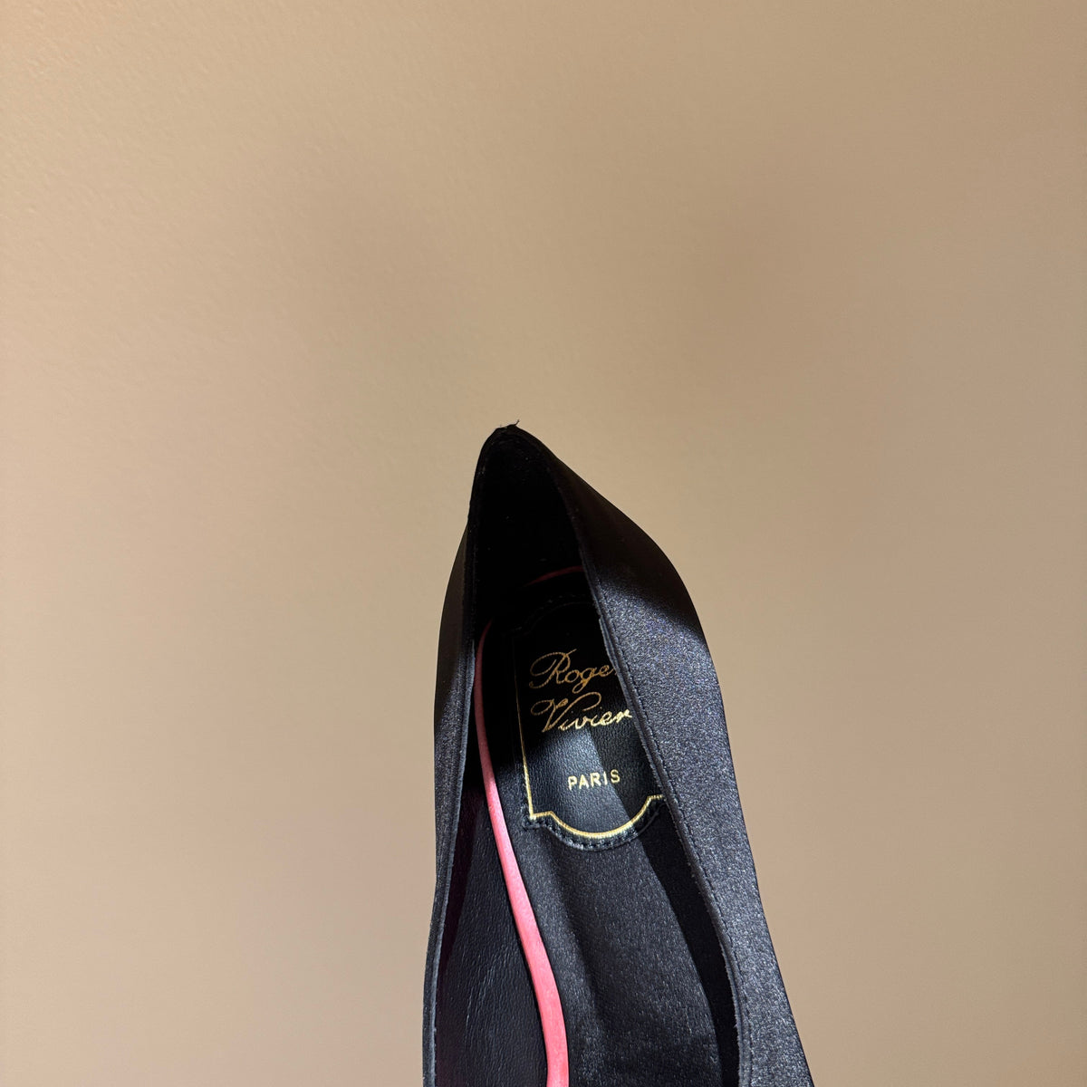ROGER V HEELS
