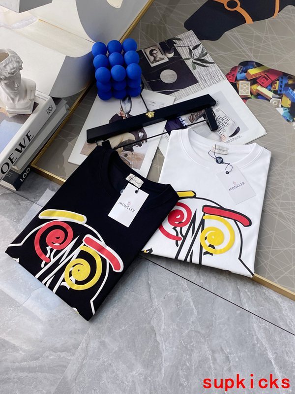 Moncler Luxury Cloth