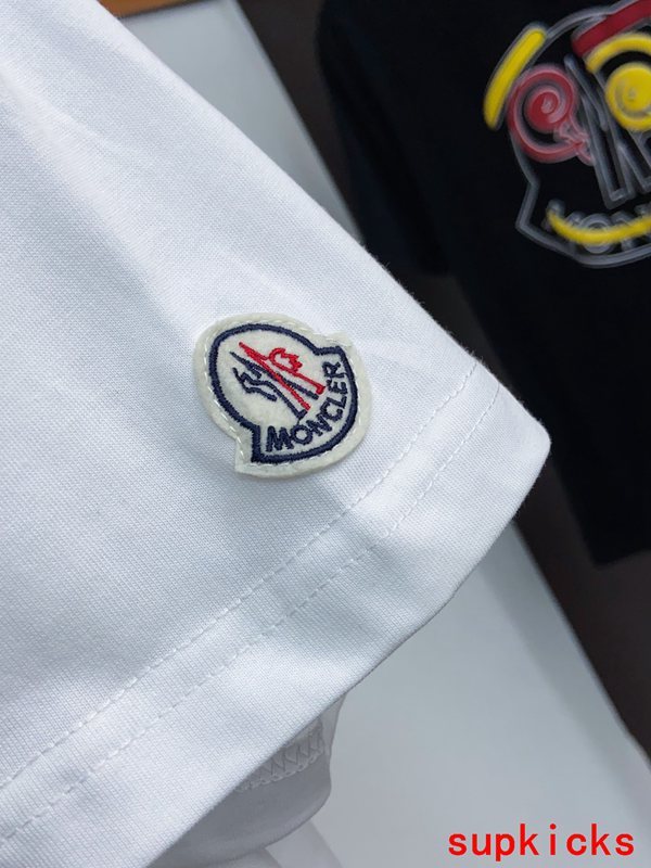 Moncler Luxury Cloth