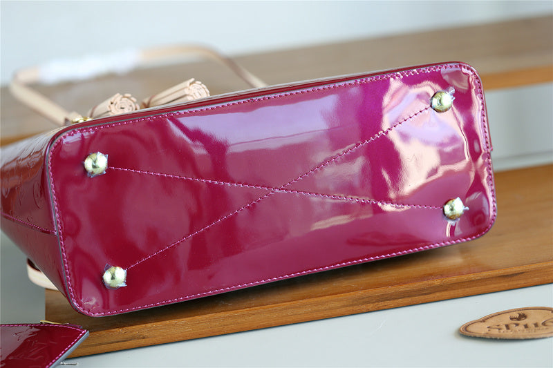 I W Fashion Lu-Vi bags - 8104
