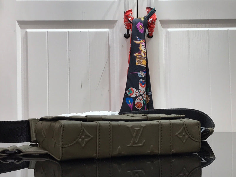 I W Fashion Lu-Vi bags - 17397