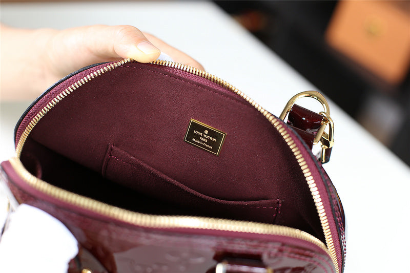 I W Fashion Lu-Vi bags - 8264