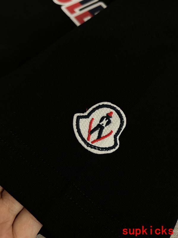 Moncler Luxury Cloth
