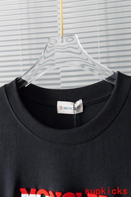 Moncler Luxury Cloth