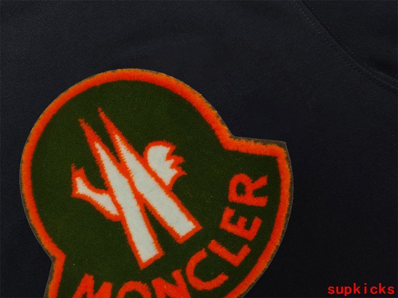 Moncler Luxury Cloth