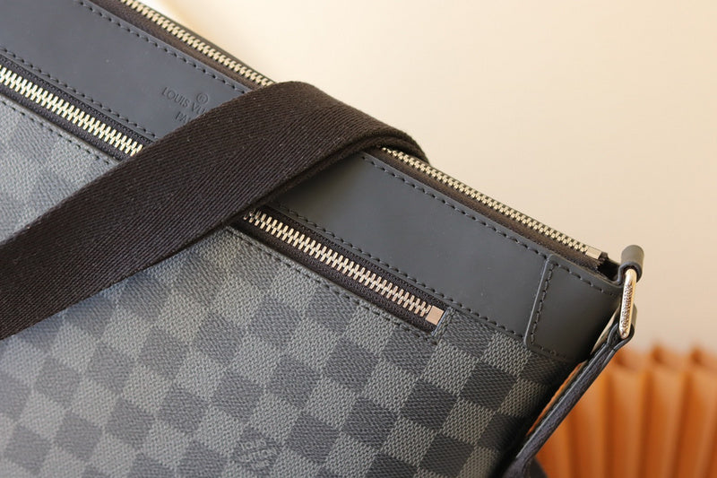I W Fashion Lu-Vi bags - 17188