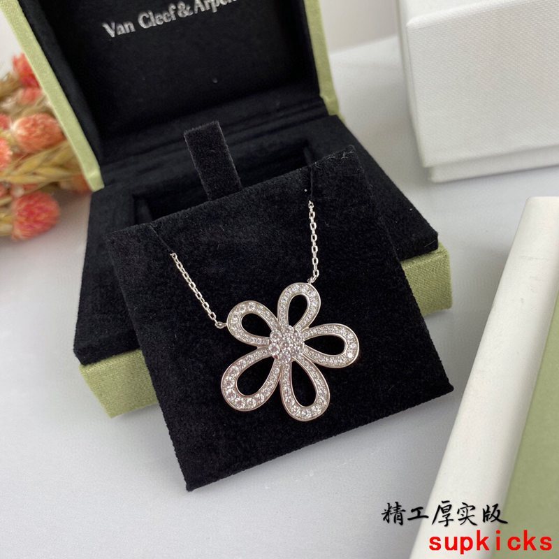 Van Cleef & Arples Jewelry