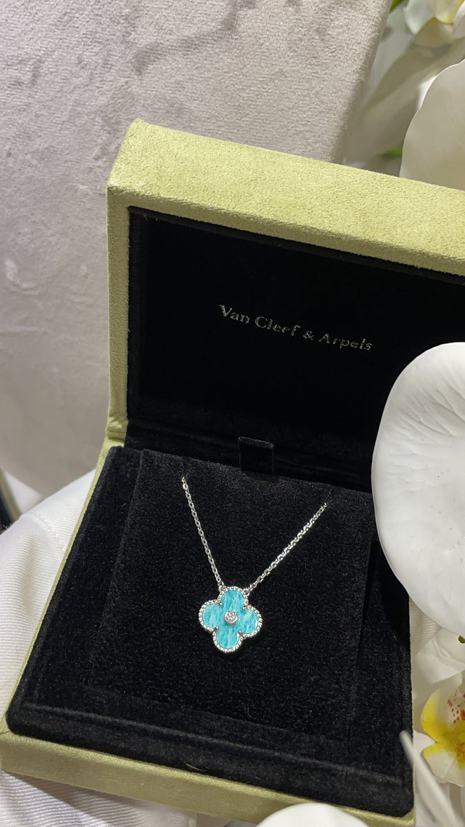VAN C NECKLACE
