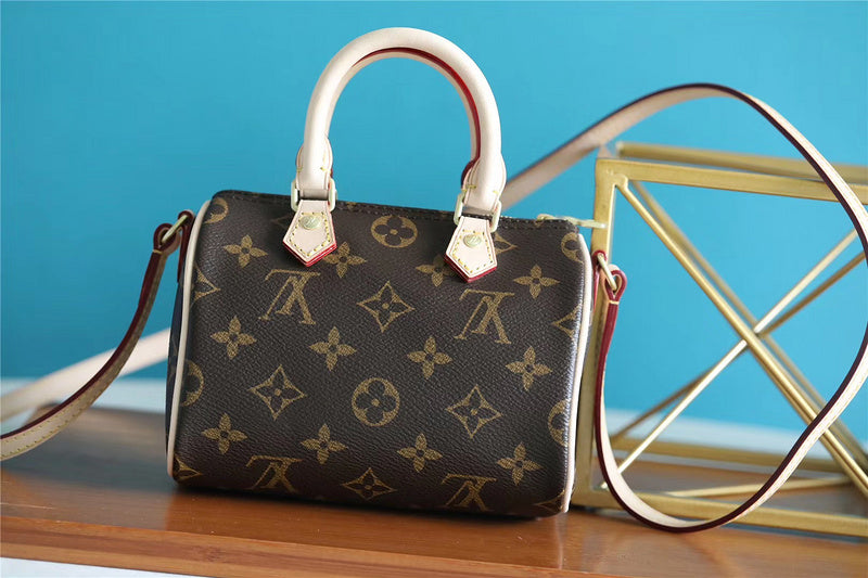 I W Fashion Lu-Vi bags - 8156