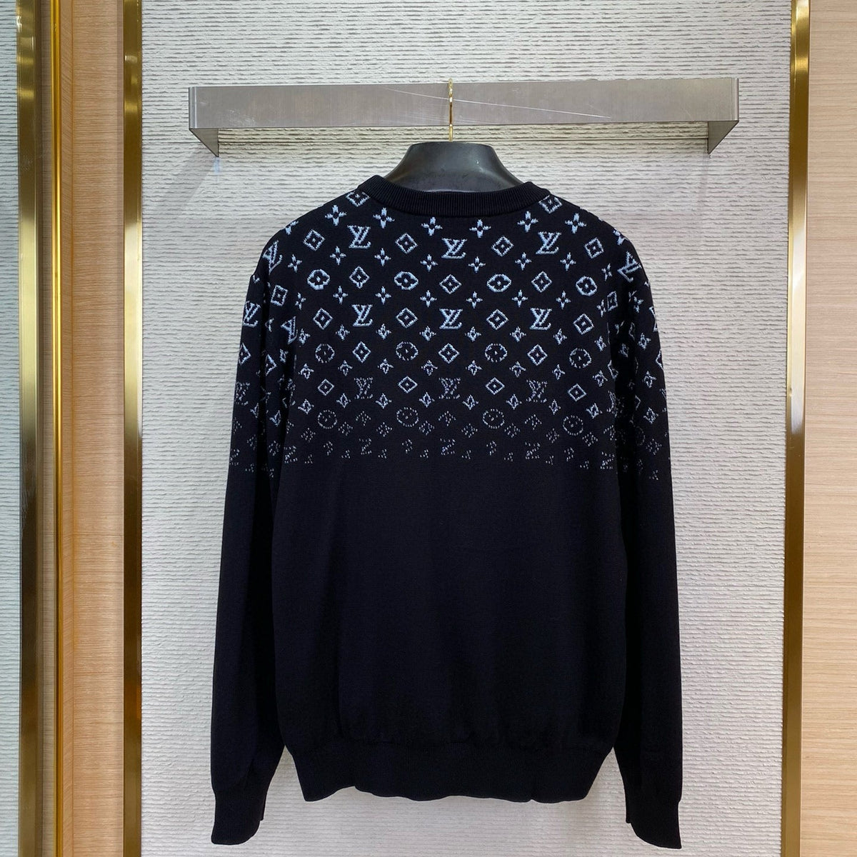 LOU JUMPER