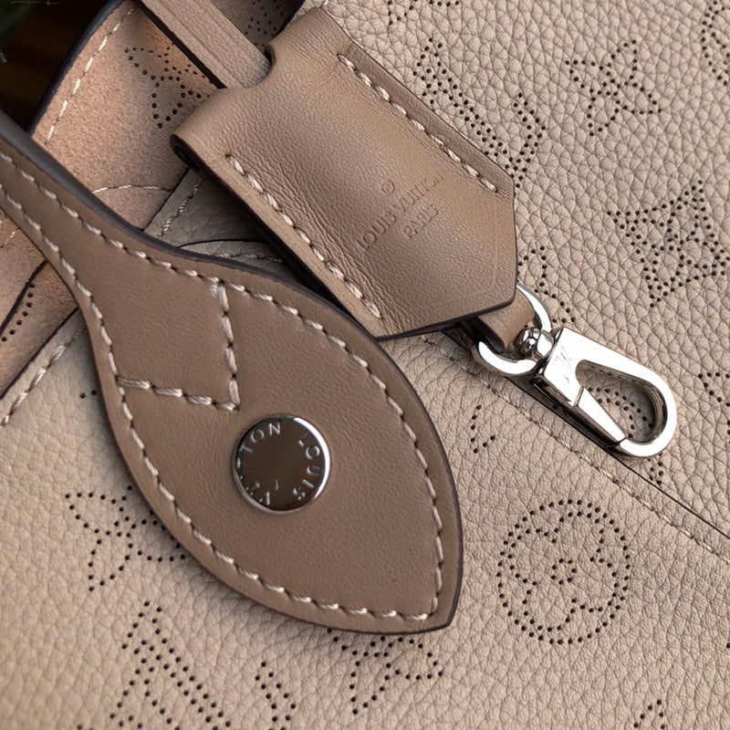 LOV2 Bags - Luxurious Bags  987
