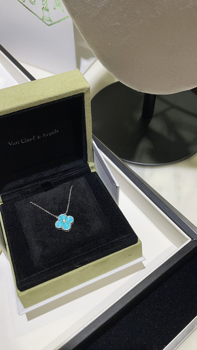 VAN C NECKLACE