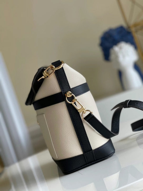 LOV2 Bags - Luxurious Bags  933