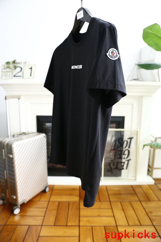 Moncler Luxury Cloth