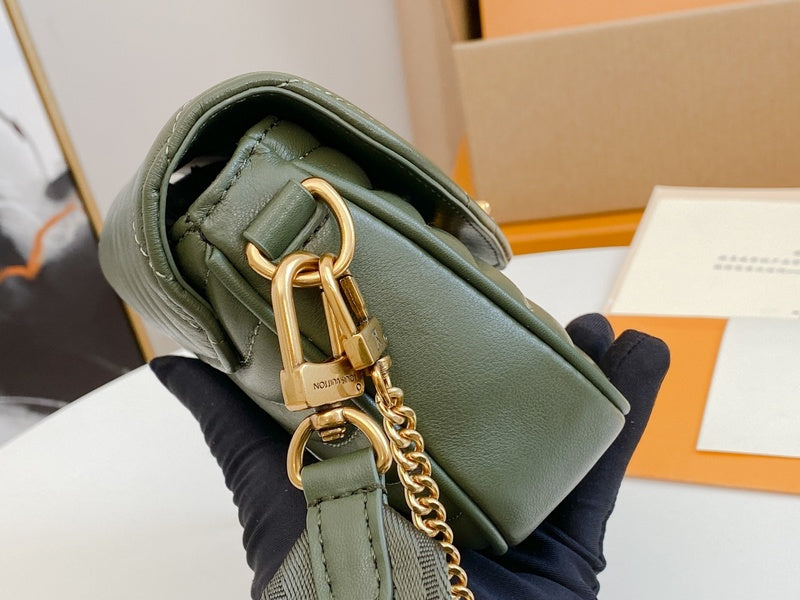 I W Fashion Lu-Vi bags - 17579
