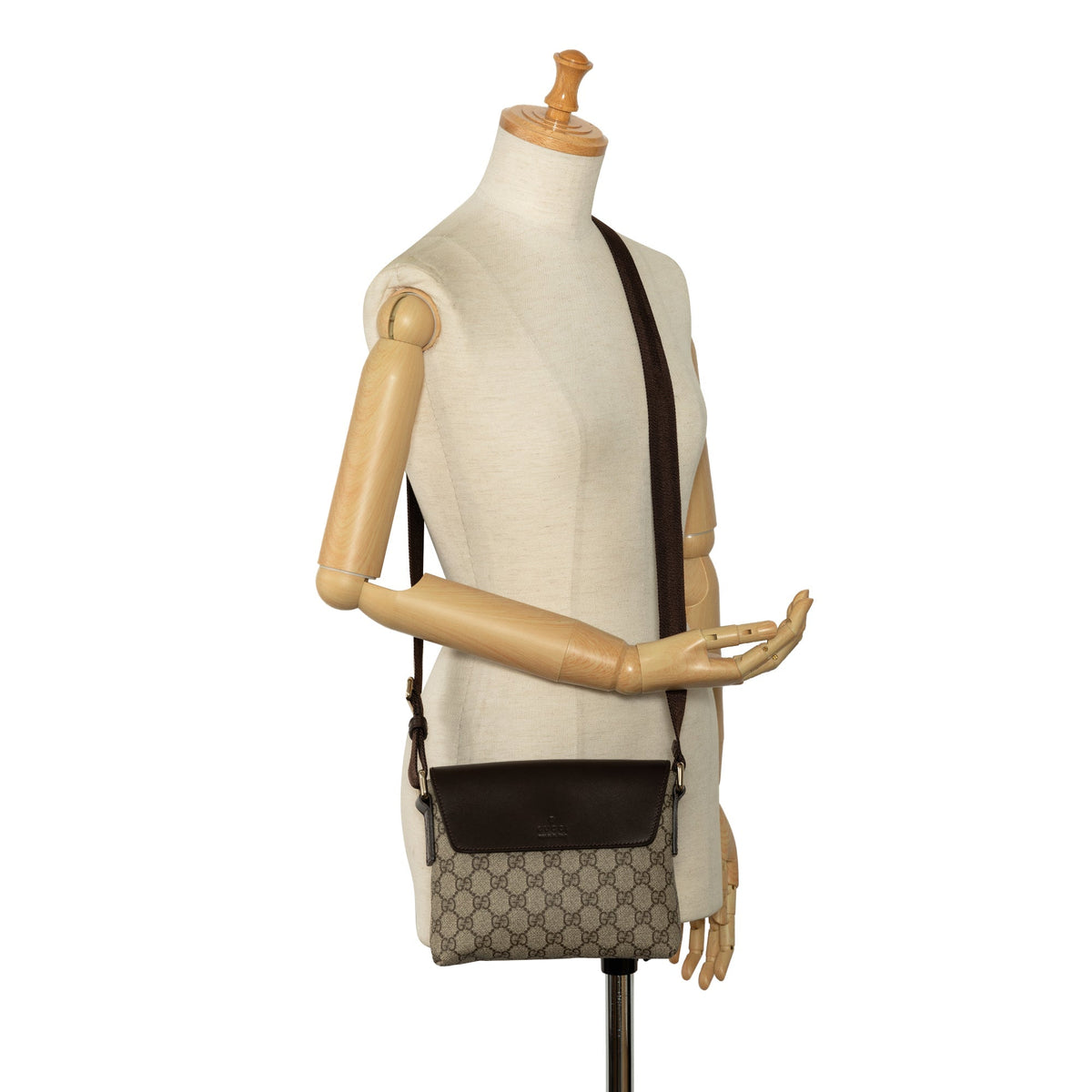 GUCCI GG Supreme Flap Messenger Bag