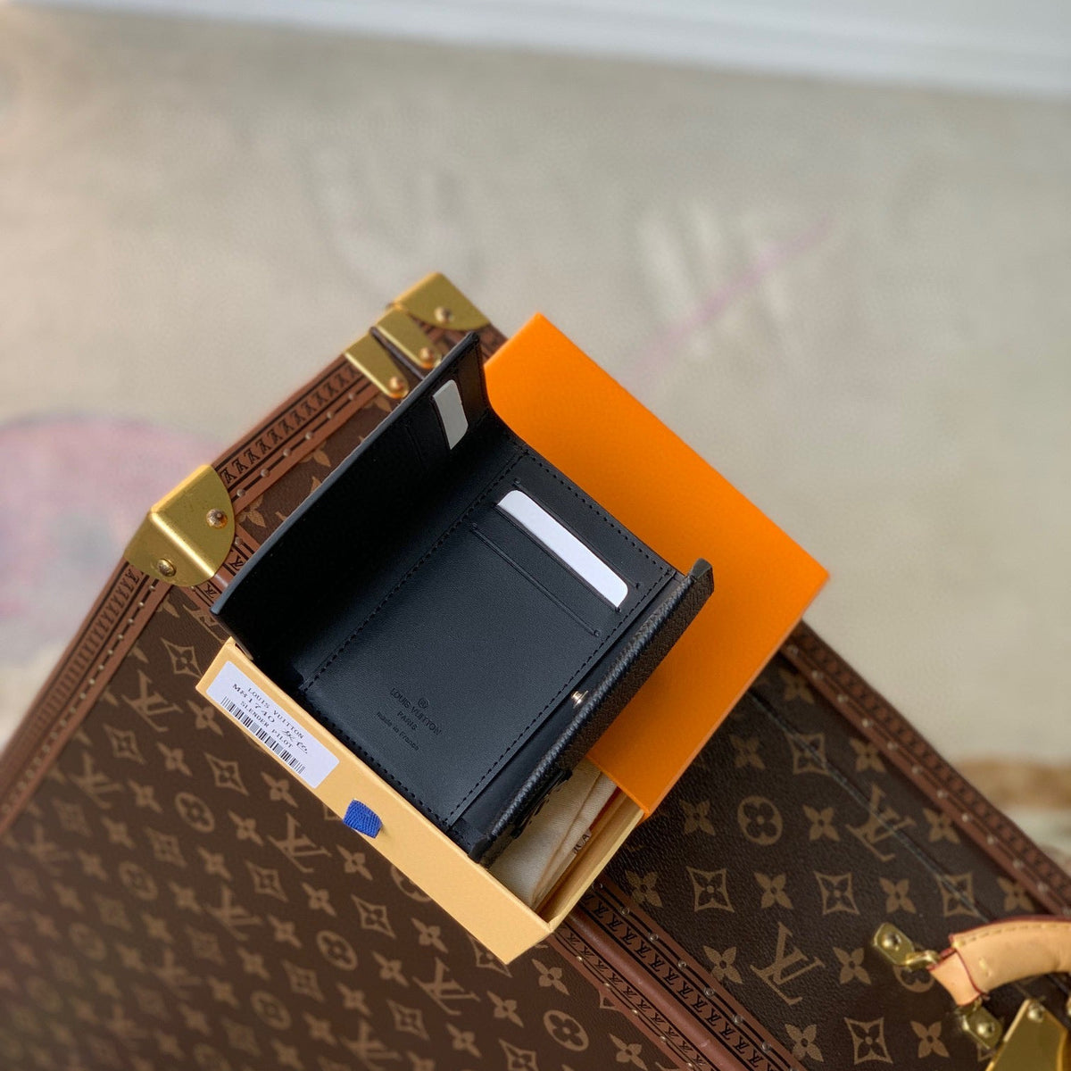 LOU PILOT WALLET