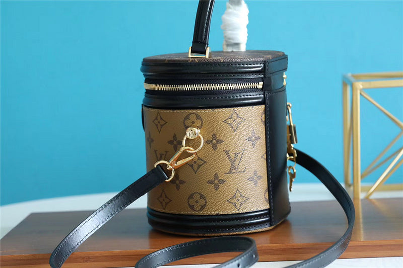 I W Fashion Lu-Vi bags - 8614