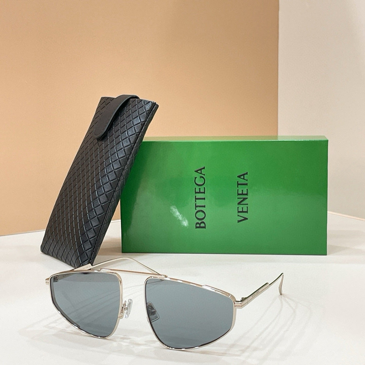 BOTT V SUNGLASSES