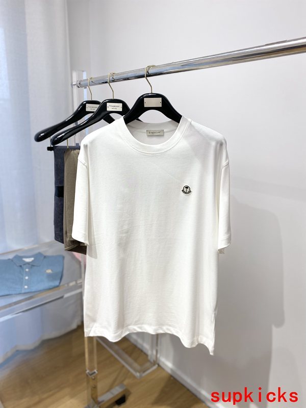 Moncler Luxury Cloth