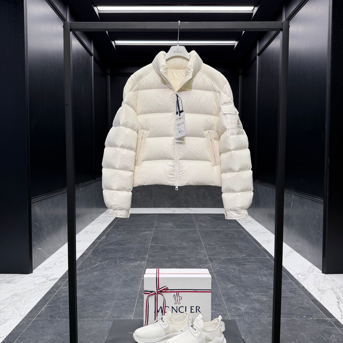 MONC PETRA JACKET