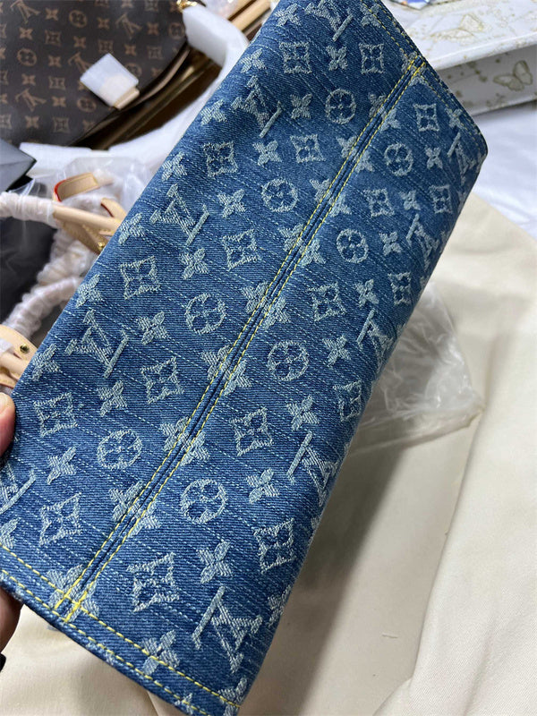 PHA - LOV Bags - 206