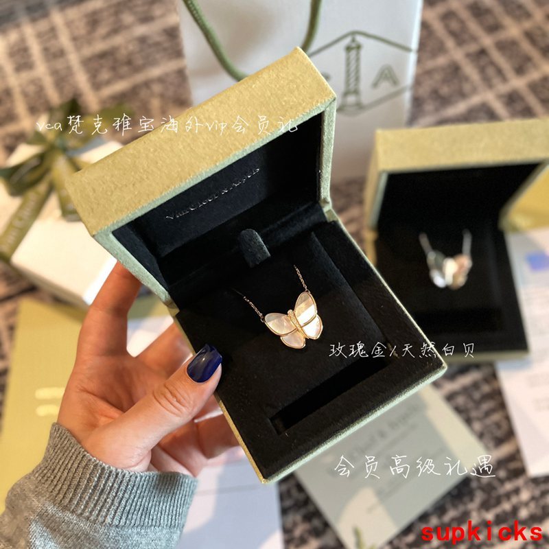 Van Cleef & Arples Jewelry