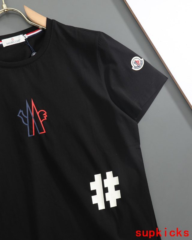 Moncler Luxury Cloth