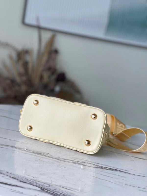 I W Fashion Lu-Vi Bags - 16616