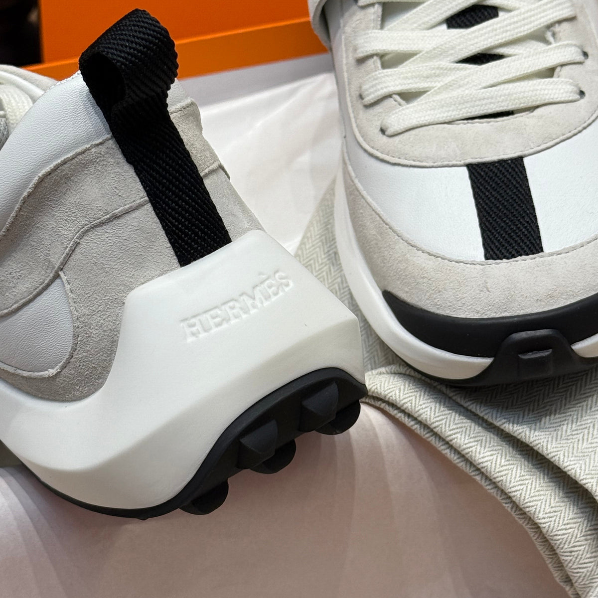 HERM LOOP SNEAKER