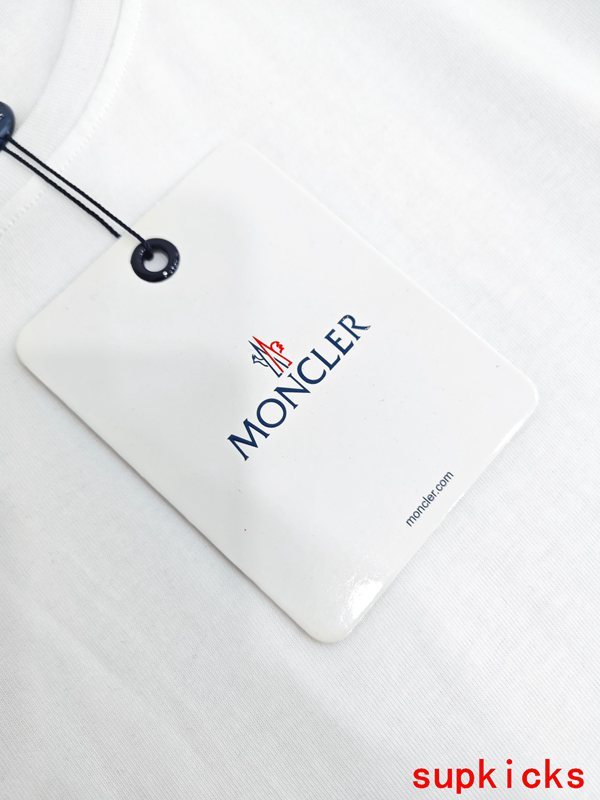 Moncler Luxury Cloth