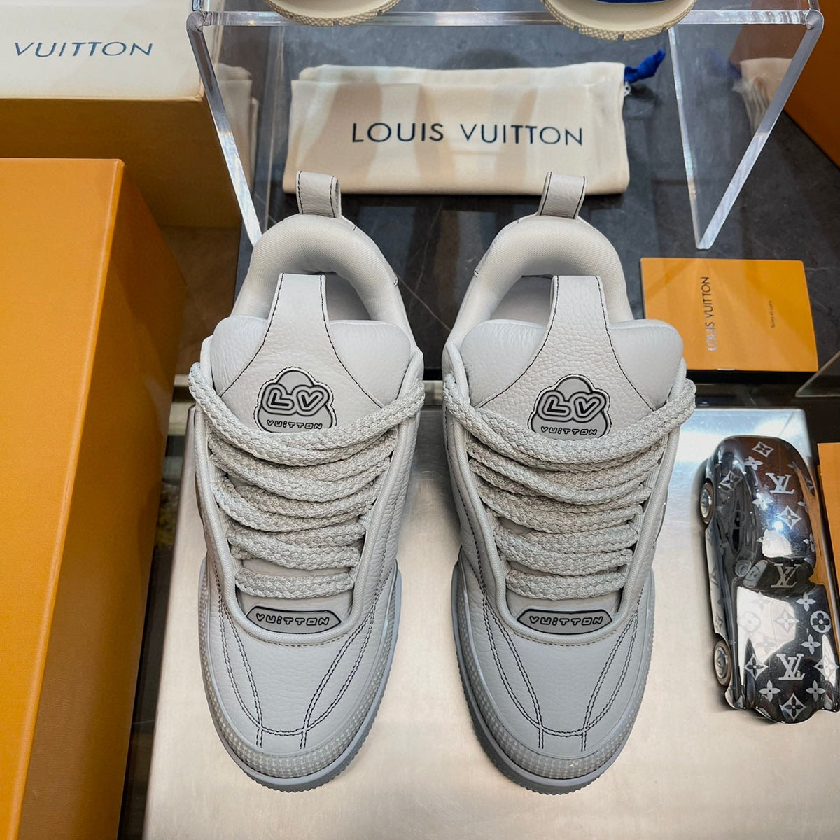 LOU TRAINERS
