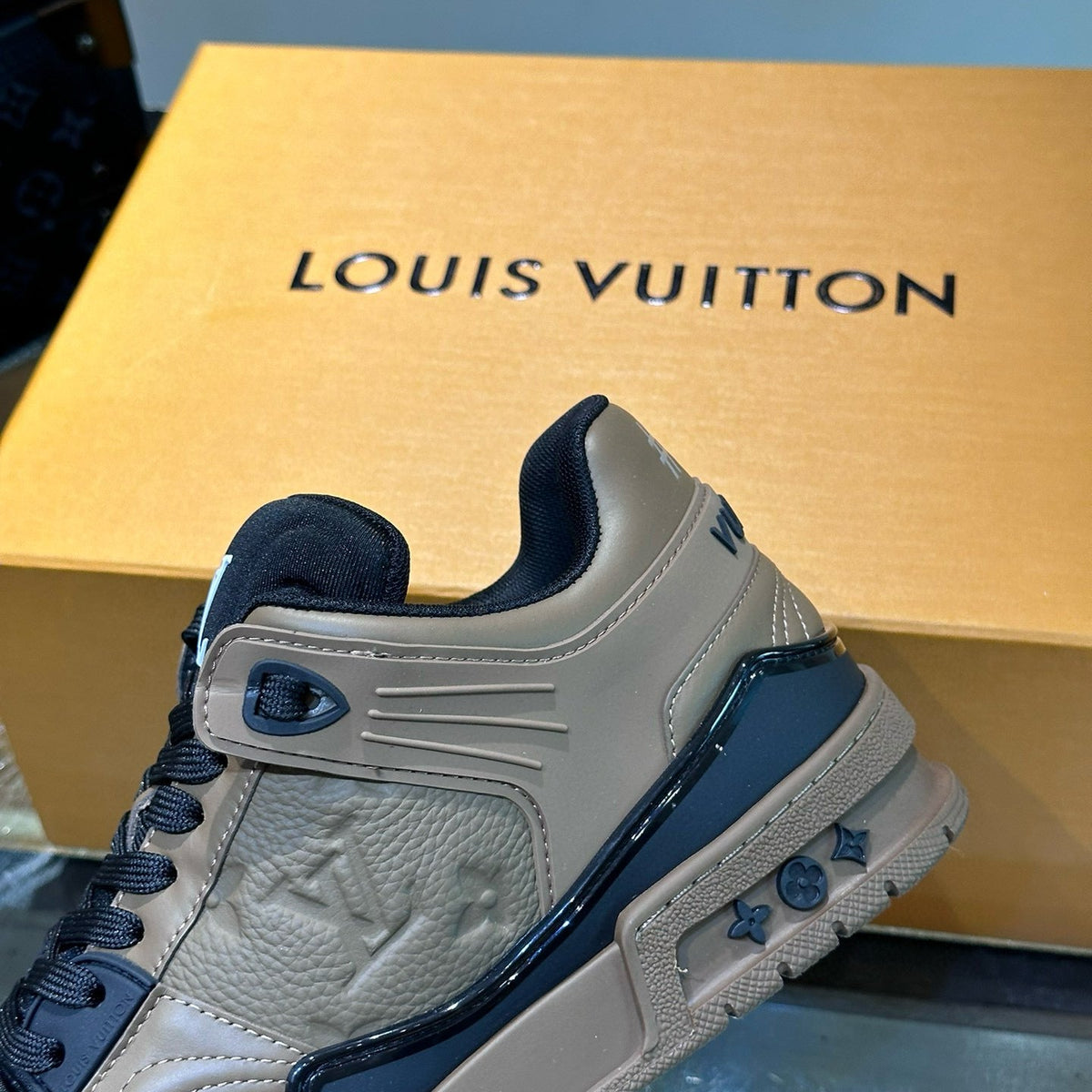 LOU TRAINERS