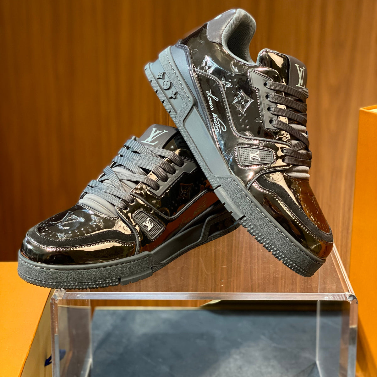 LOU TRAINERS