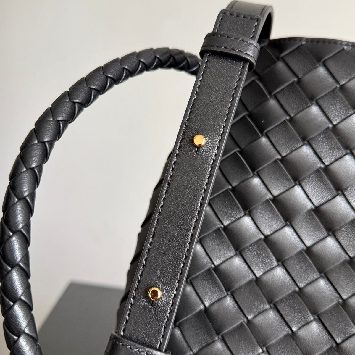BOTT V ANDIAMO BUCKET BAG