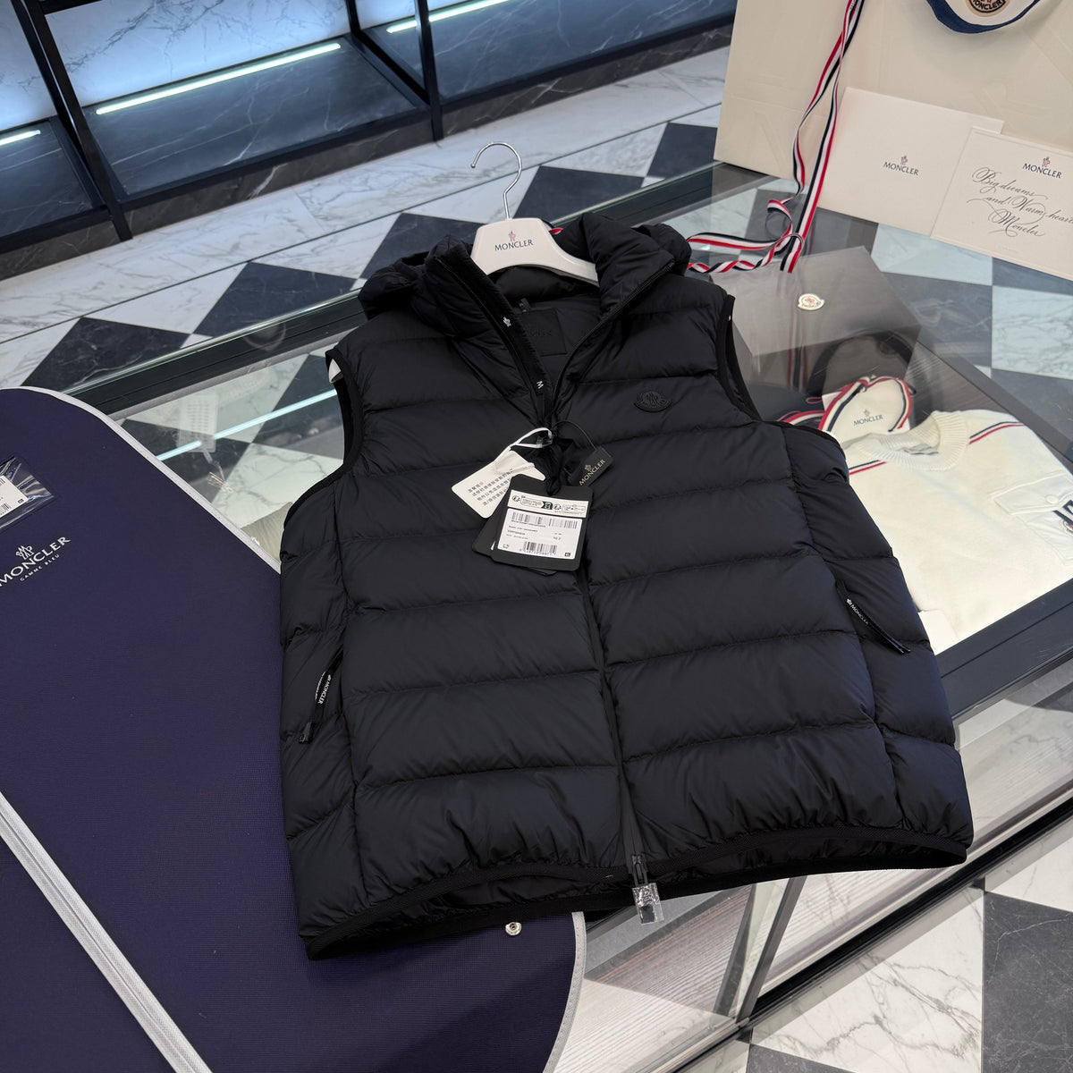 MONC VALMASQUE VEST