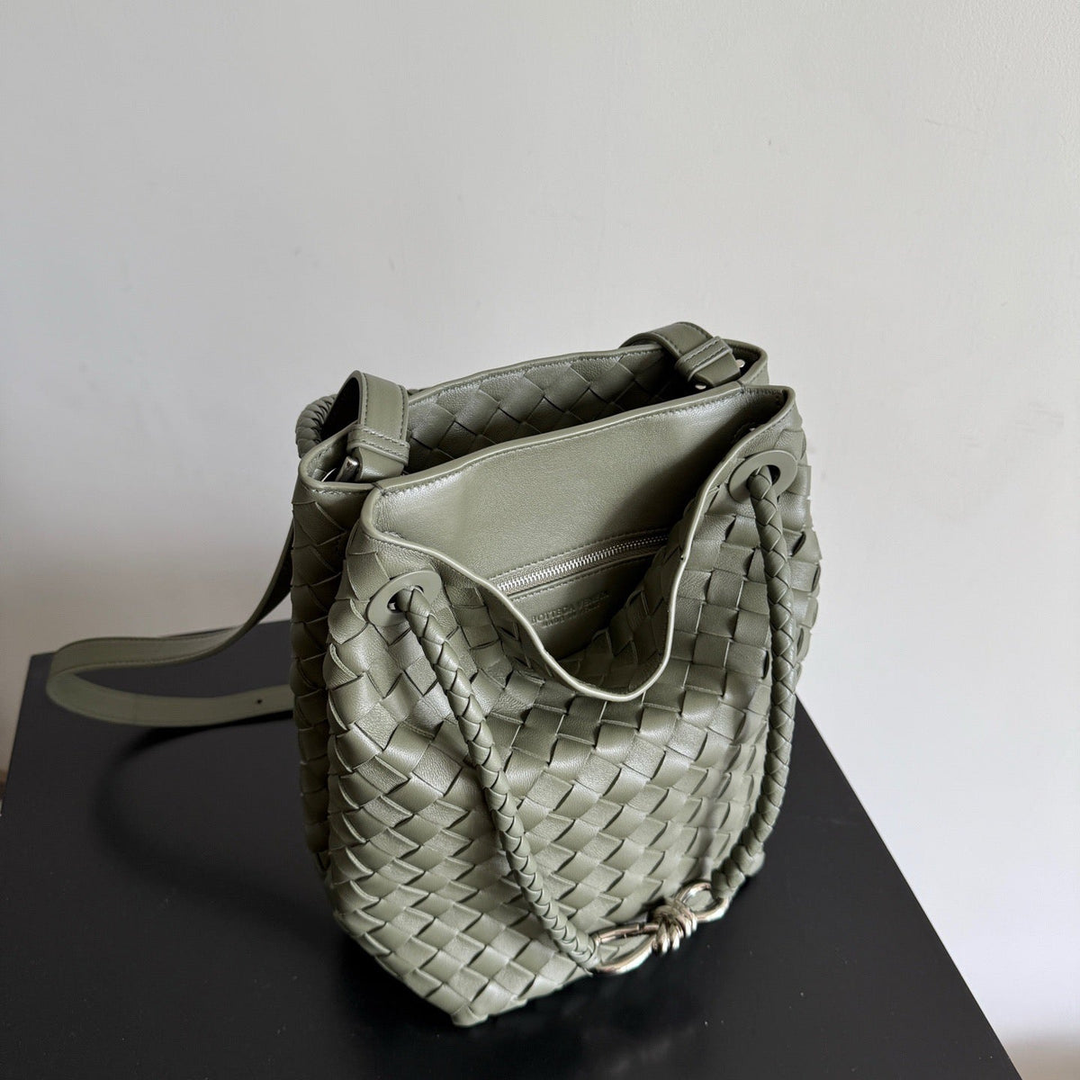 BOTT V ANDIAMO BUCKET BAG