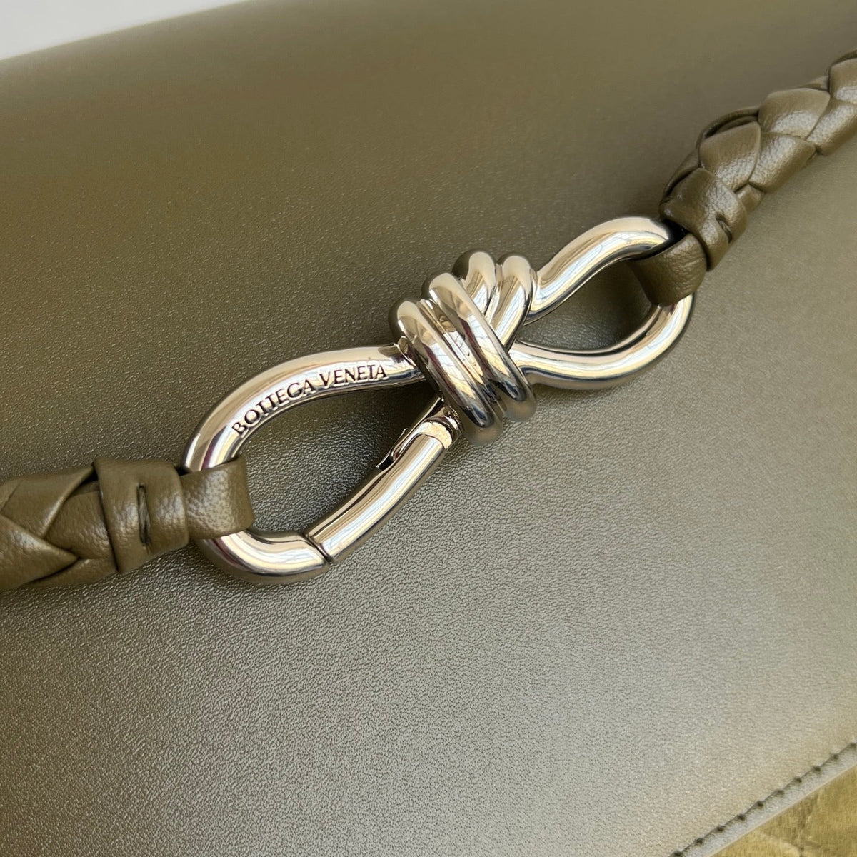 BOTT V ANDIAMO MESSENGER BAG