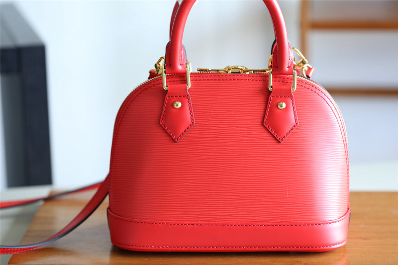 I W Fashion Lu-Vi bags - 8258