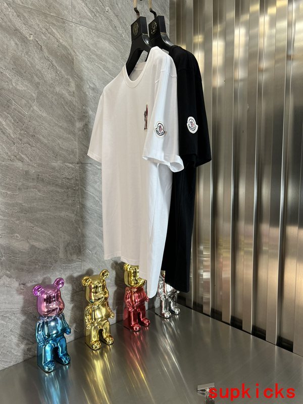 Moncler Luxury Cloth