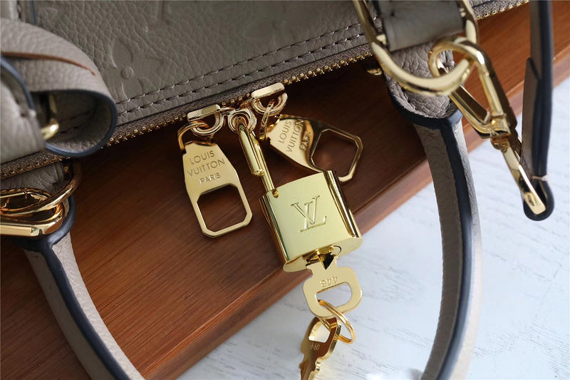 I W Fashion Lu-Vi bags - 8295