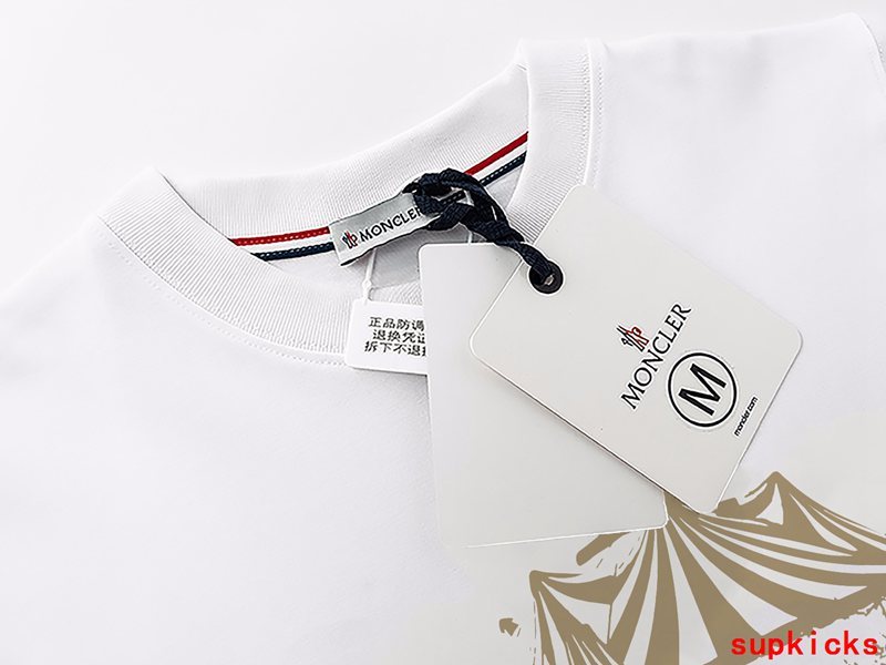 Moncler Luxury Cloth