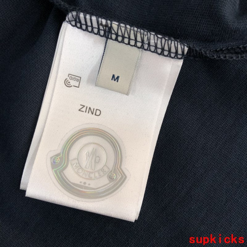 Moncler Luxury Cloth