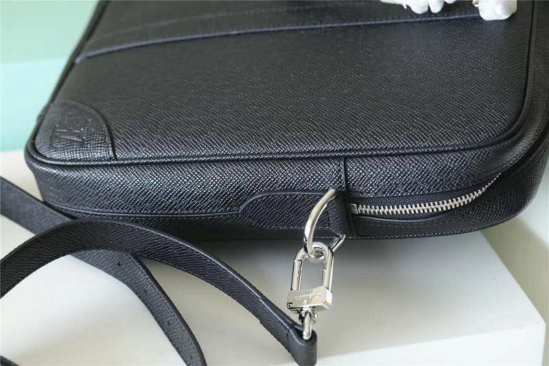 I W Fashion Lu-Vi bags - 9784
