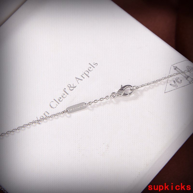 Van Cleef & Arples Jewelry