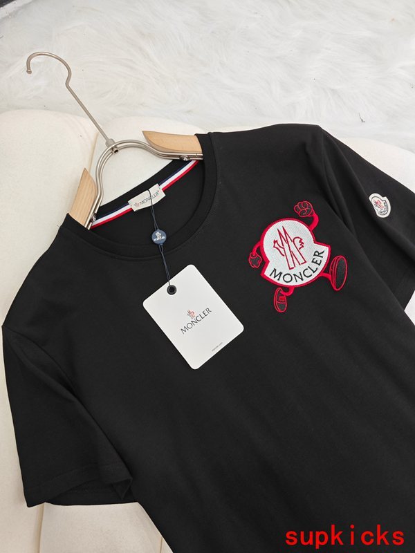 Moncler Luxury Cloth
