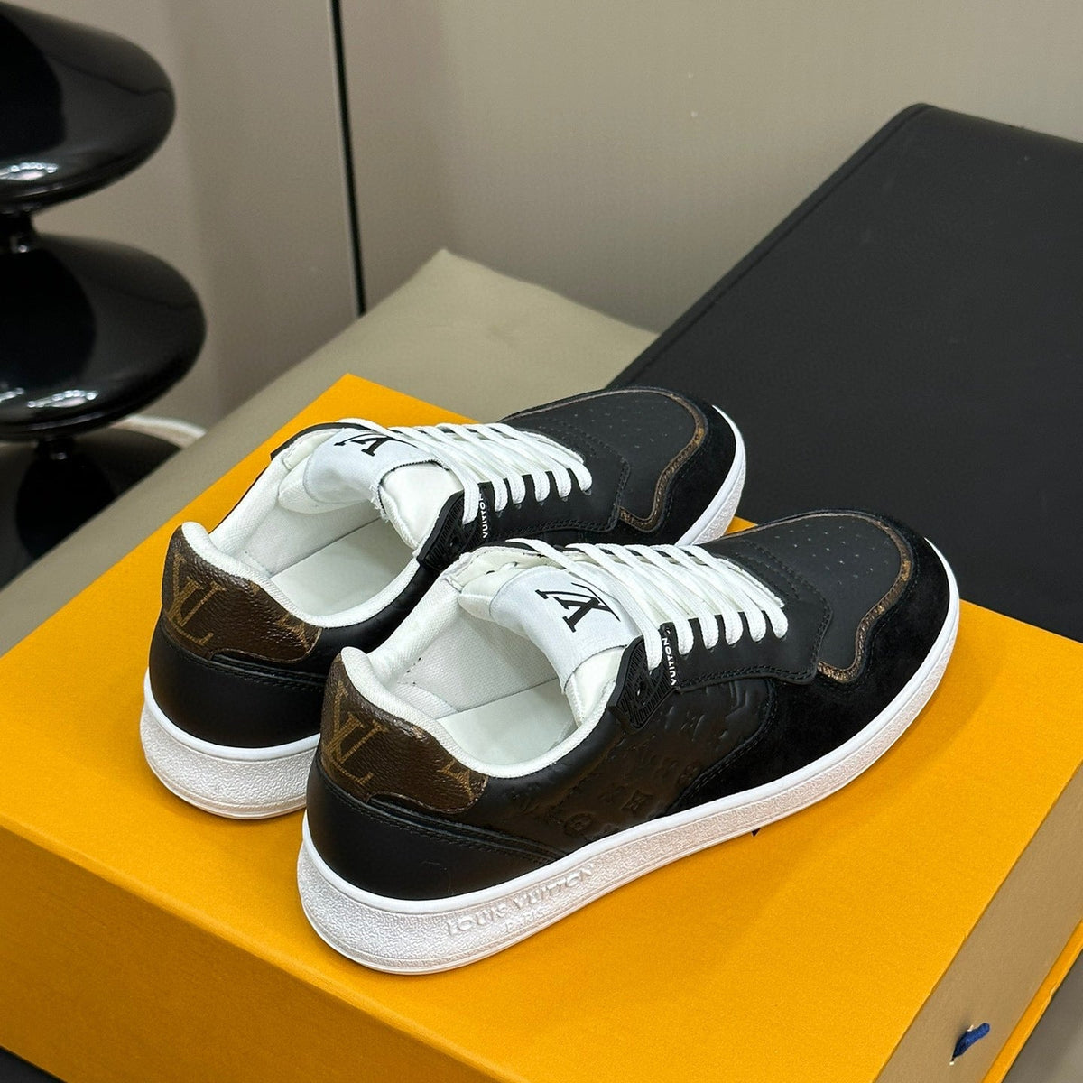 LOU TRAINERS