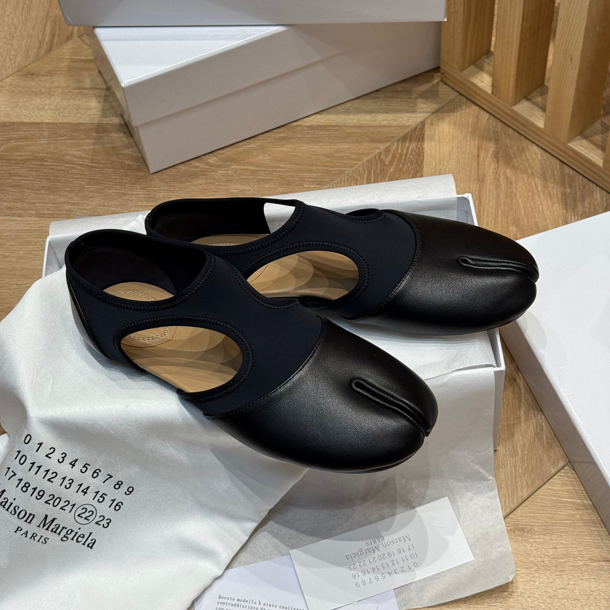 MAISON M TABI BALLET FLATS
