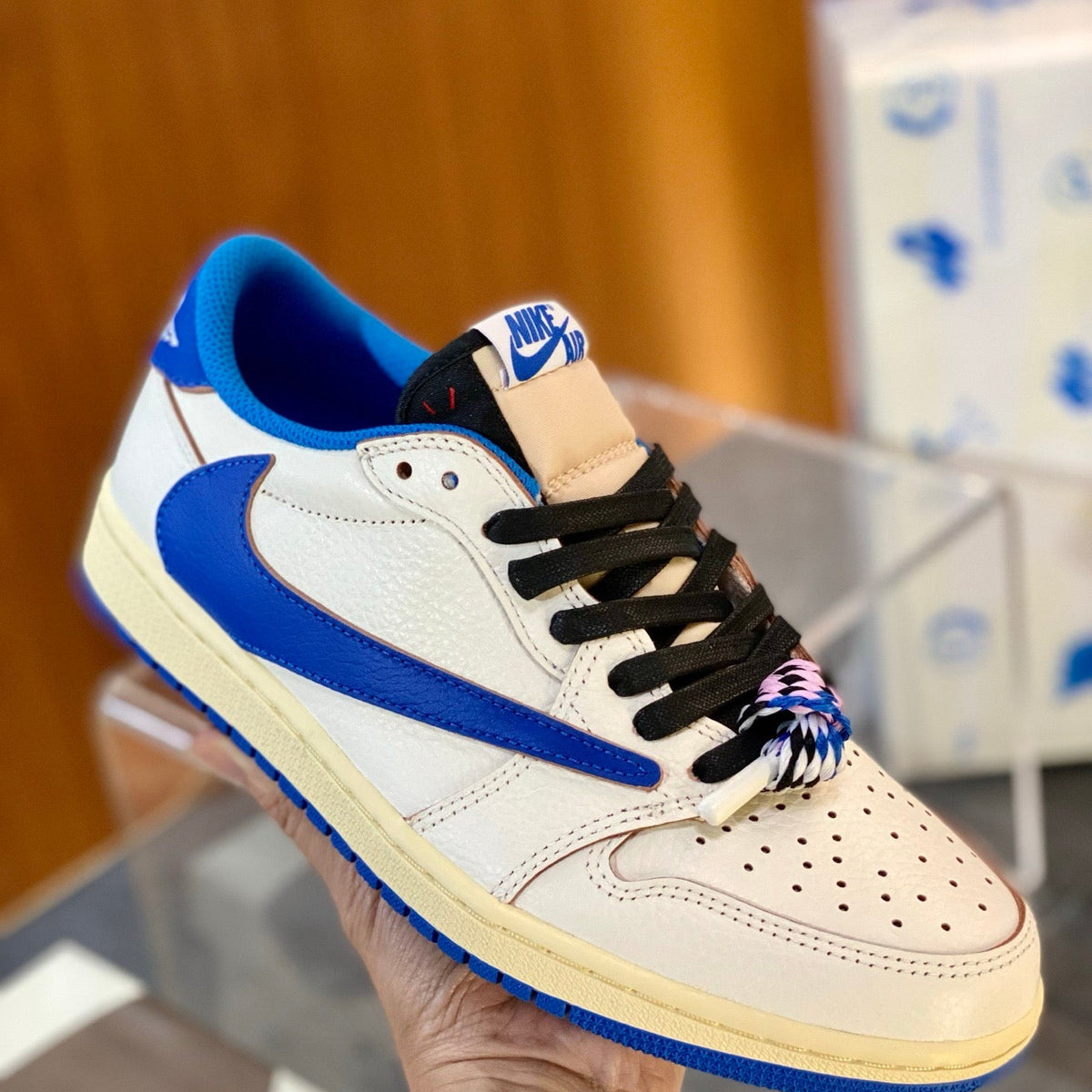 TRAVIS S x JORDAN 1 LOW SNEAKERS